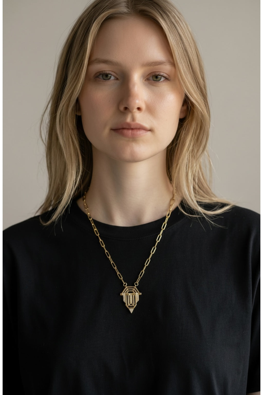 Üçgen taşlı gold model