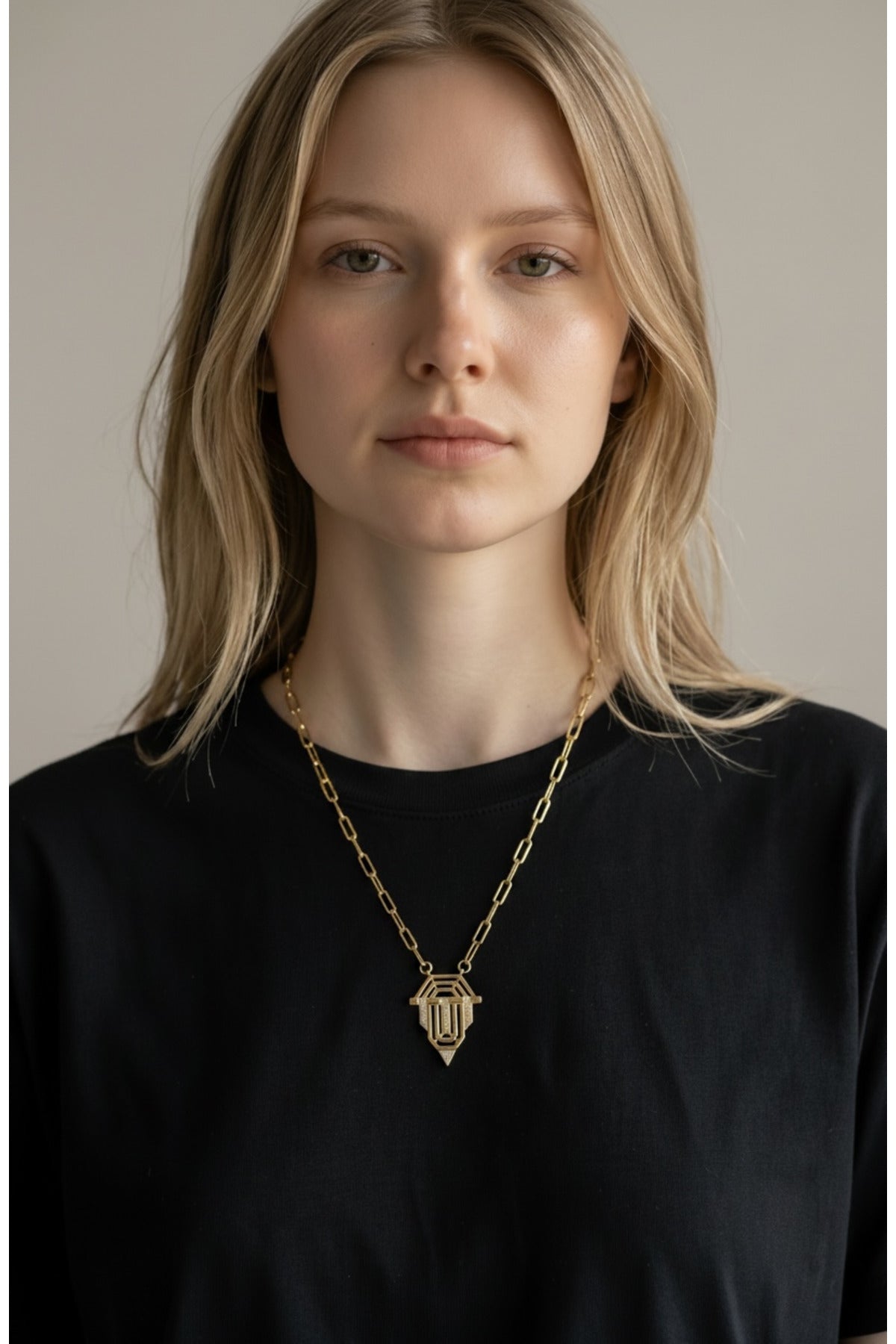 Üçgen taşlı gold model