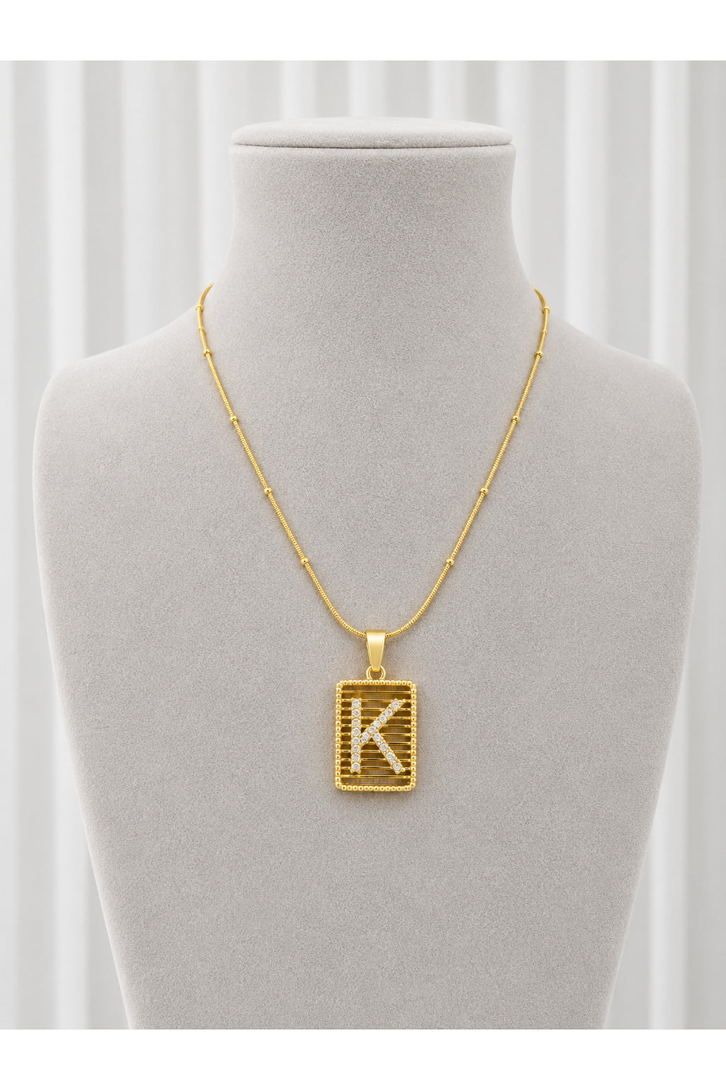 Harf Kare Taşlı Model Çelik Kolye