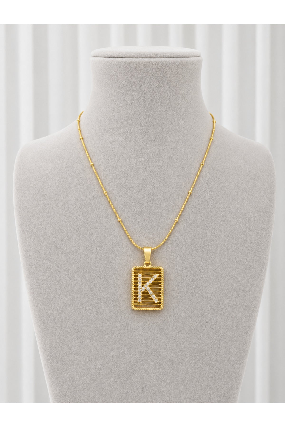 Harf Kare Taşlı Model Çelik Kolye