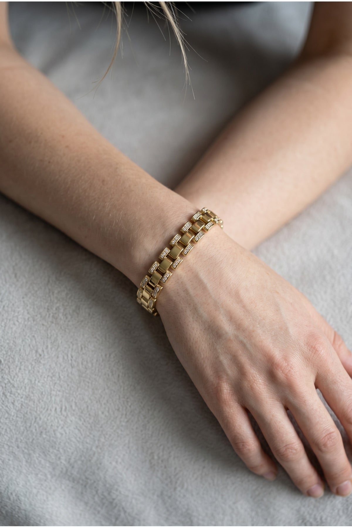 Xuping 14k Kenarları Taşlı Bileklik