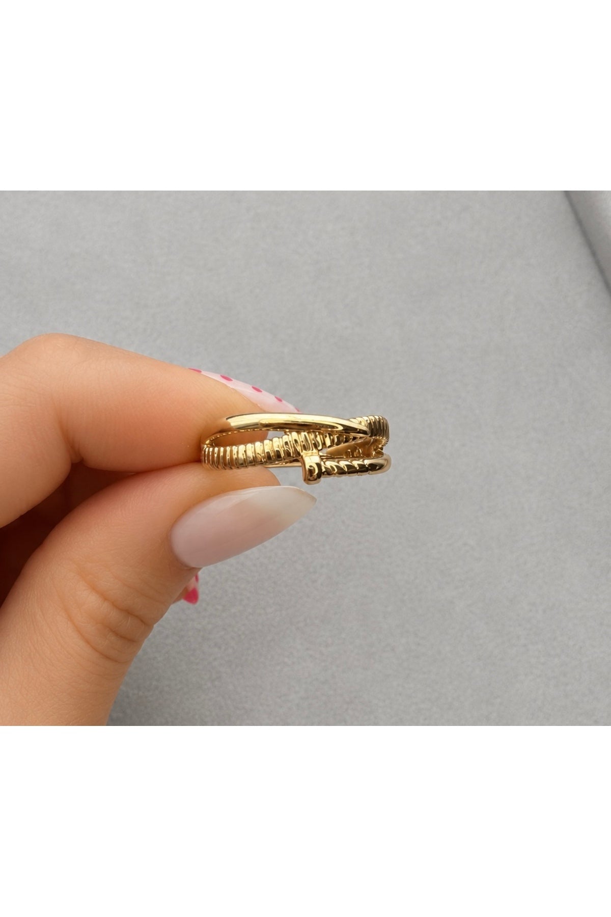 Xuping 14k Çivi Model Yüzük