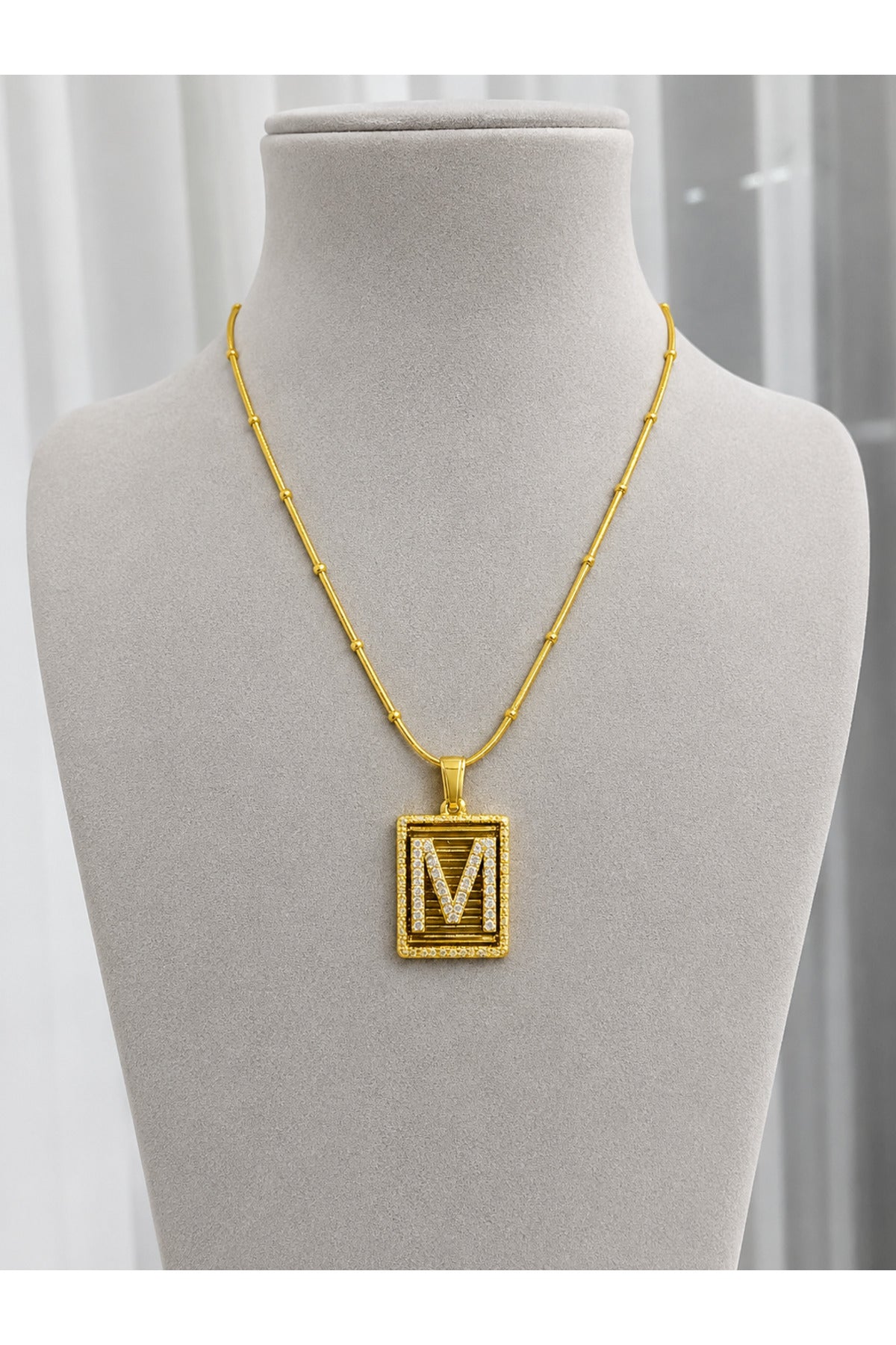 Harf Kare Taşlı Model Çelik Kolye