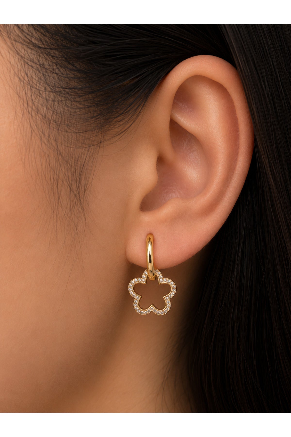 Xuping 14k Yonca Model Sallantılı Küpe